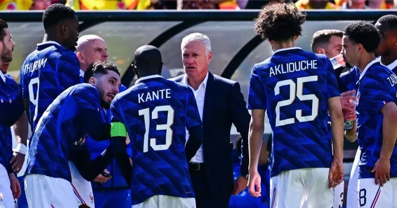 HLV Didier Deschamps thừa nhận tuyển Pháp mắc sai lầm